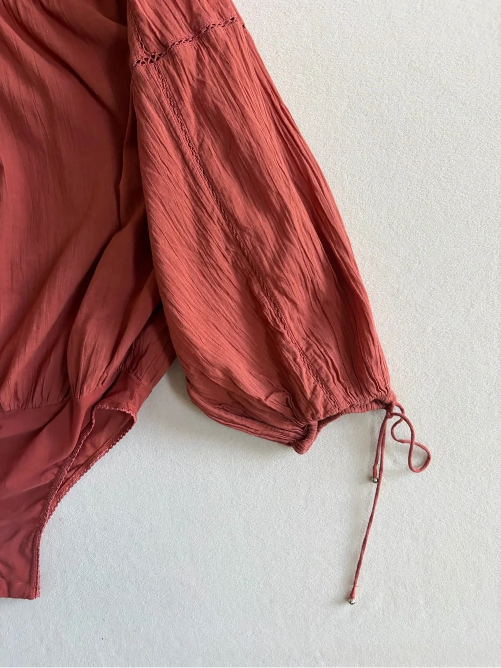 Free People Intimately SUNDOW‎ DARK CORAL Lightweight bodysuit balloon sleeve L